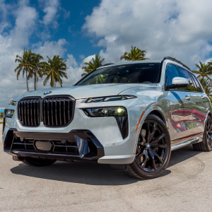Aluguel de BMW X7 de luxo no Brooklyn, Miami