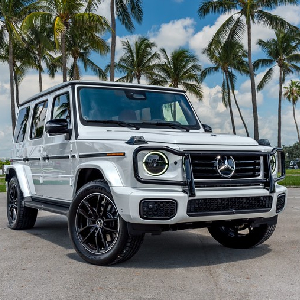 Aluguel de Mercedes-Benz G550 de luxo branca em Miami